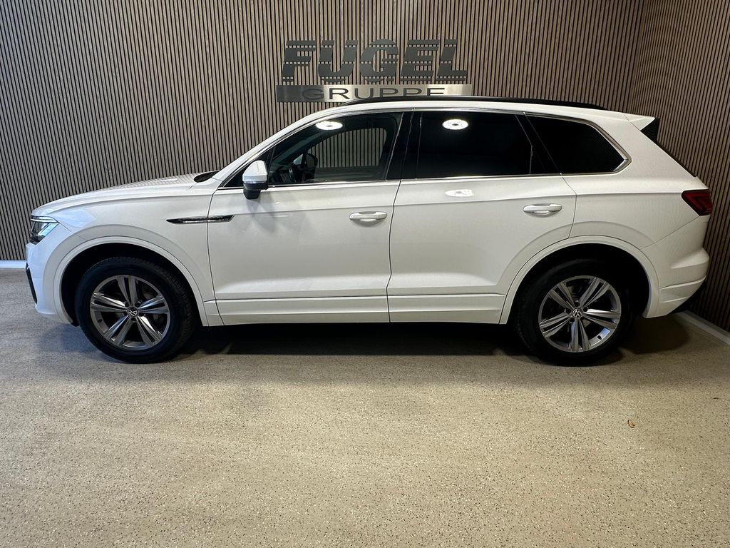 Volkswagen Touareg 2021 г. Белый, пробег 41840 км