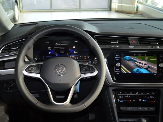 Volkswagen Touran 2026 г. Серый, пробег 11800 км
