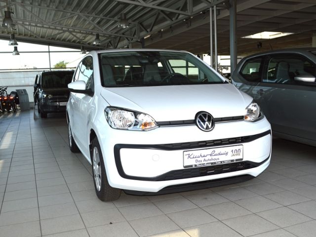 Volkswagen up! 2023 г. Белый, пробег 26800 км