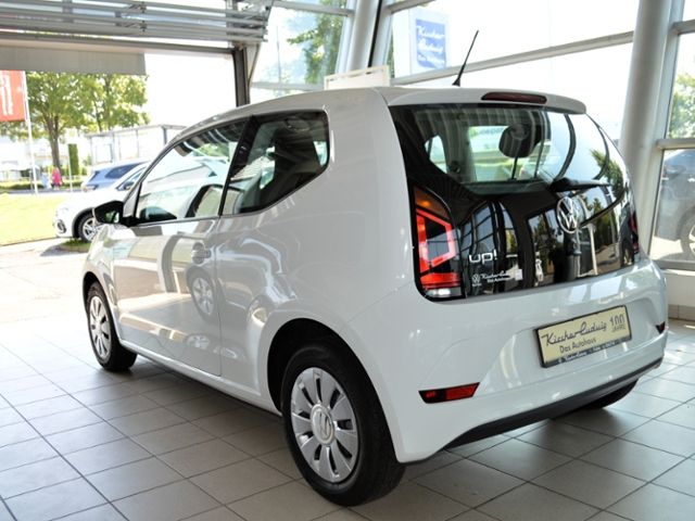 Volkswagen up! 2023 г. Белый, пробег 26800 км
