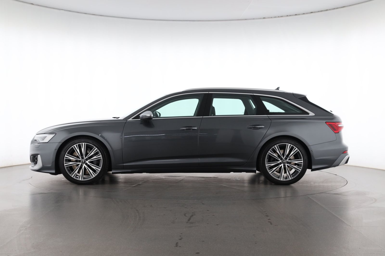 Audi S6 2024 г. Серый, пробег 27700 км