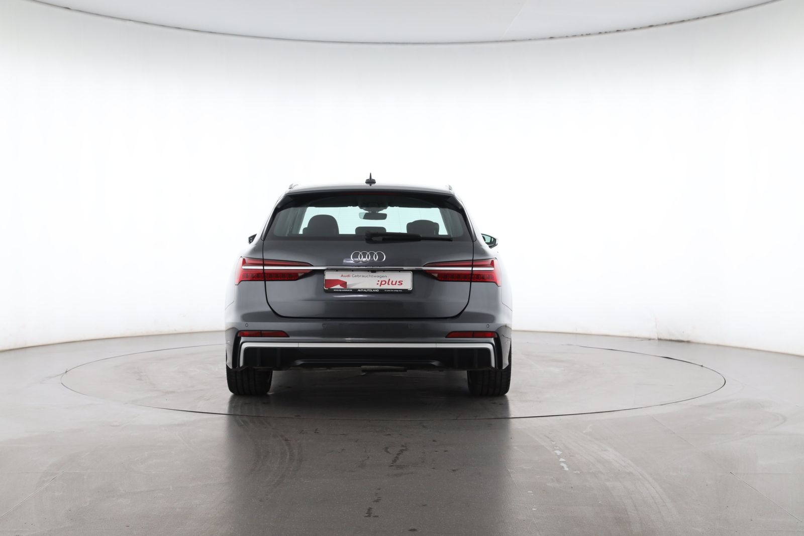 Audi S6 2024 г. Серый, пробег 27700 км