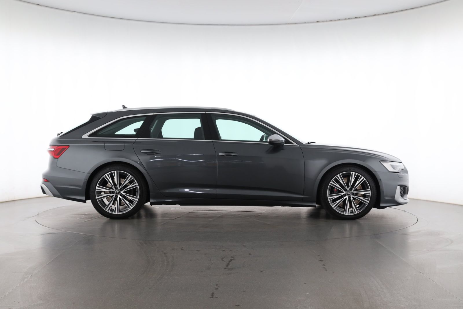 Audi S6 2024 г. Серый, пробег 27700 км