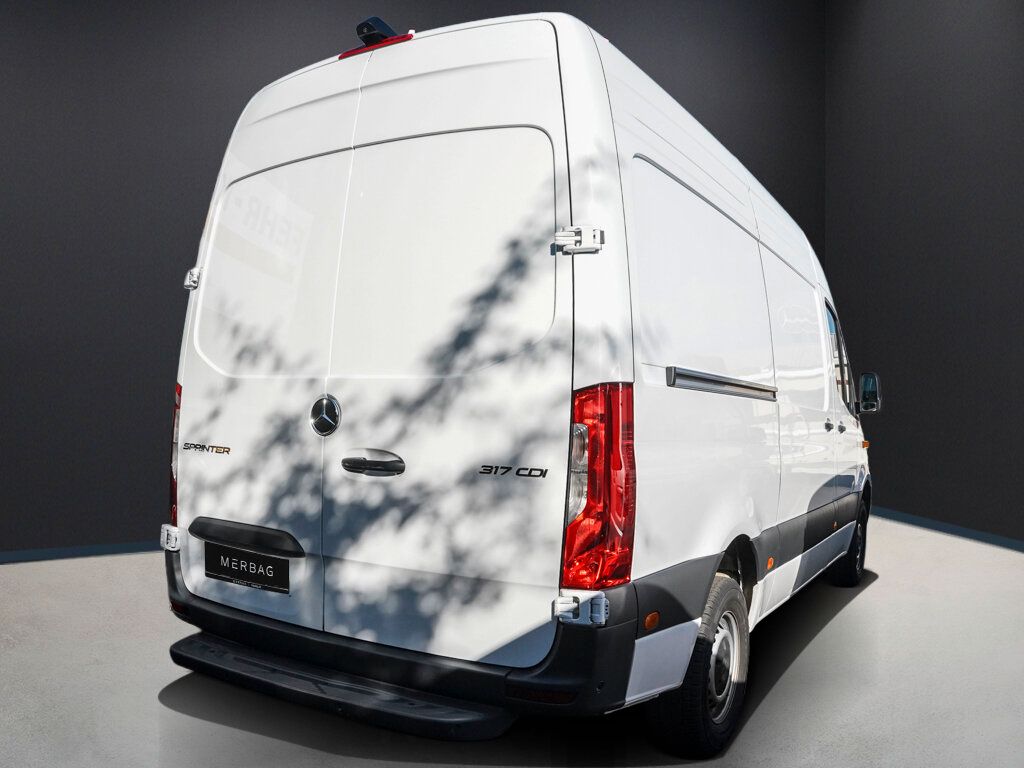 Mercedes-Benz SPRINTER 2024 г. Белый, пробег 52700 км