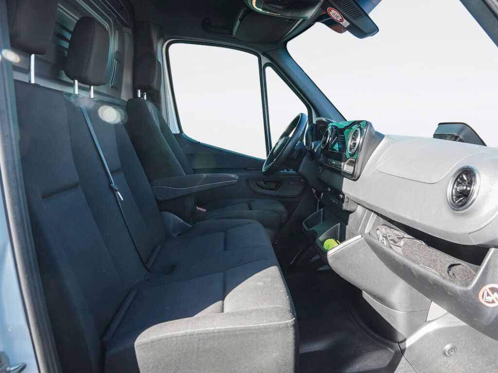 Mercedes-Benz SPRINTER 2024 г. Белый, пробег 52700 км