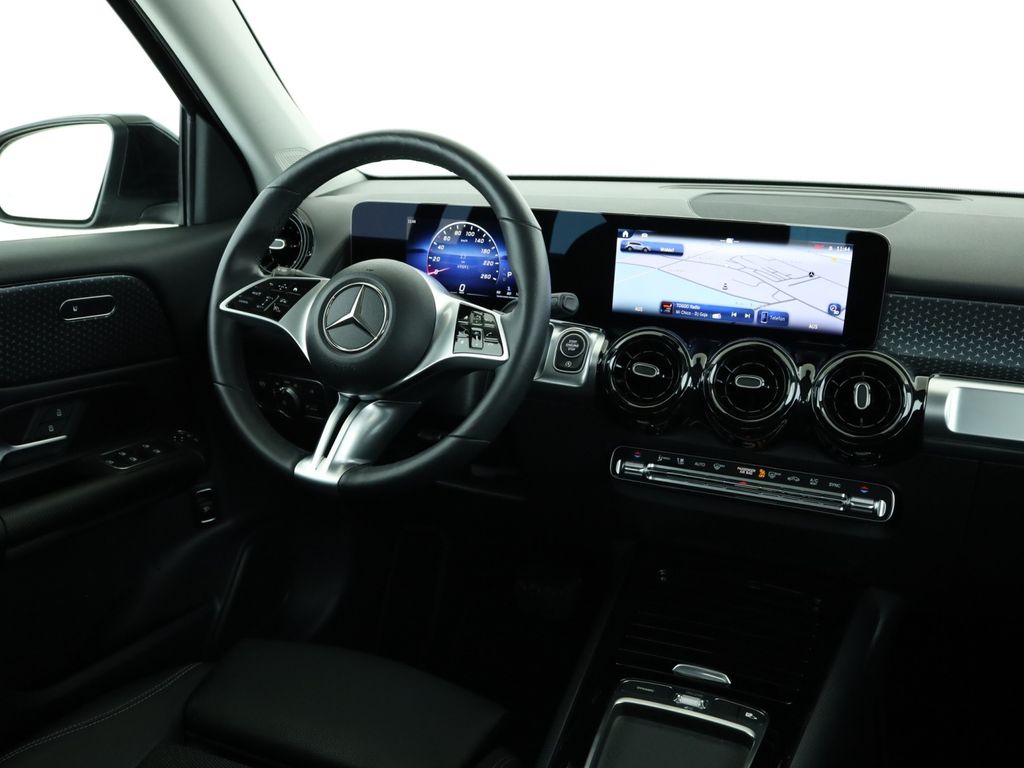 Mercedes-Benz GLB 200 2025 г. Чёрный, пробег 49887 км