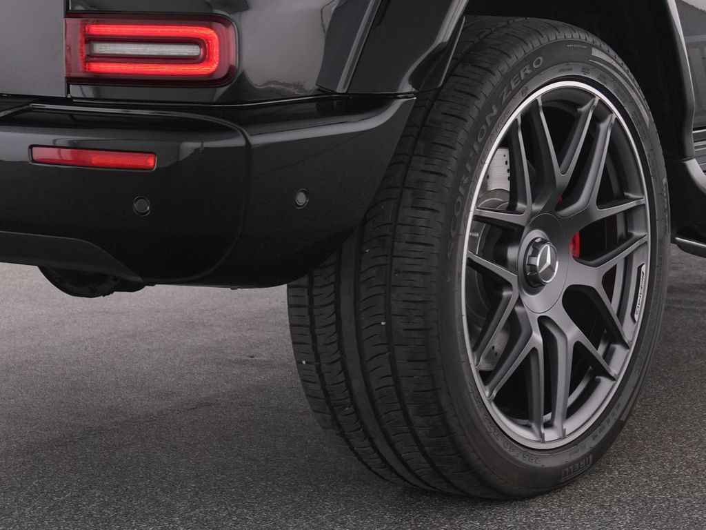 Mercedes-Benz G 63 AMG 2023 г. Чёрный, пробег 17512 км