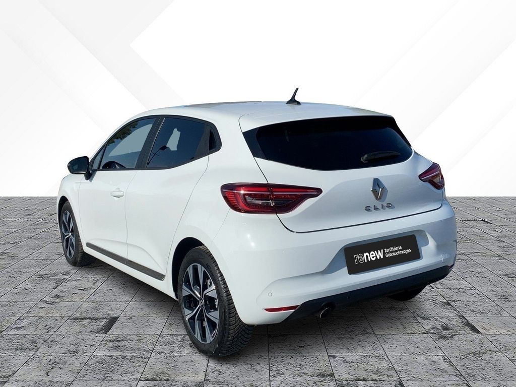 Renault Clio 2023 г. Белый, пробег 54731 км
