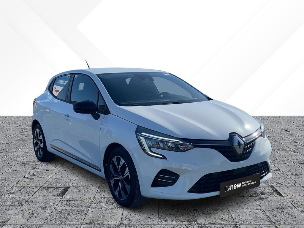 Renault Clio 2023 г. Белый, пробег 54731 км