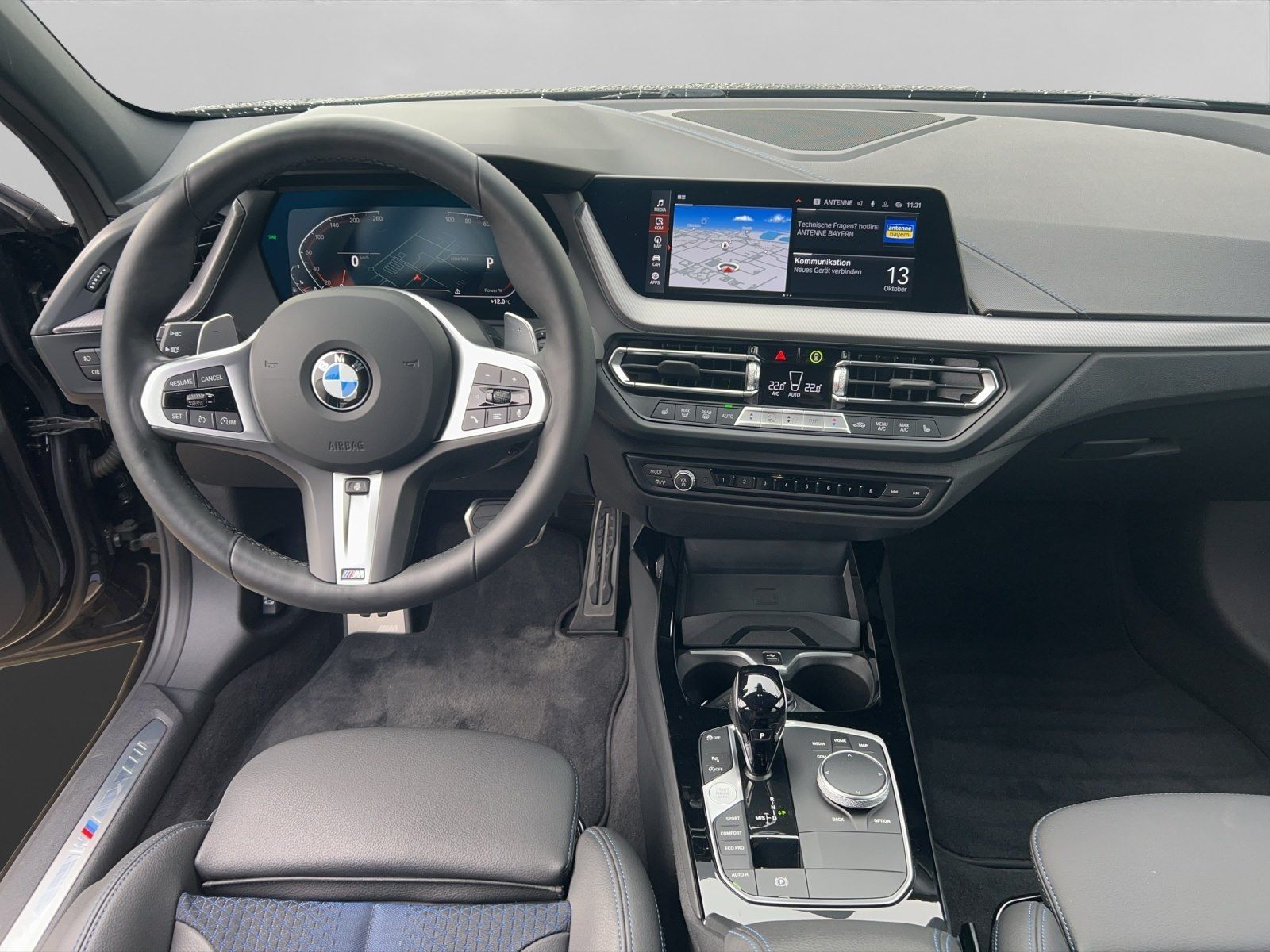BMW 120 2023 г. Чёрный, пробег 43600 км