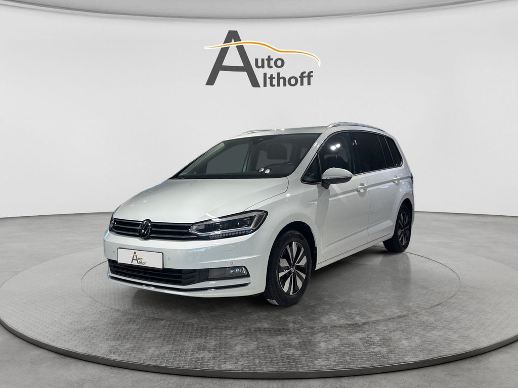 Volkswagen Touran 2023 г. Белый, пробег 42600 км
