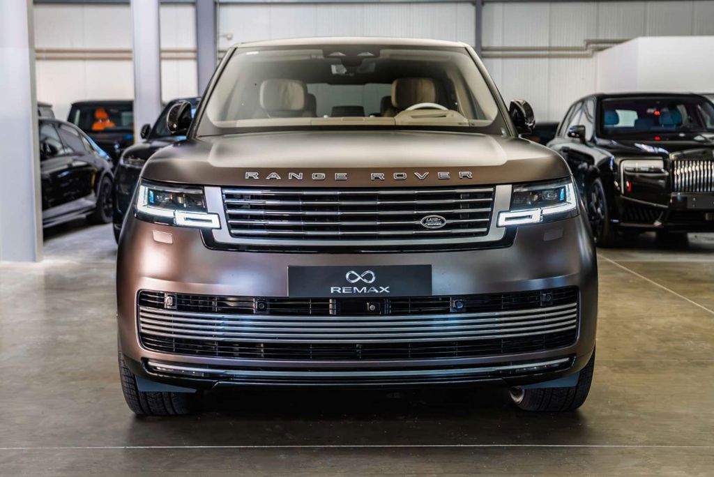 Land Rover Range Rover 2024 г. Коричневый, пробег 21290 км