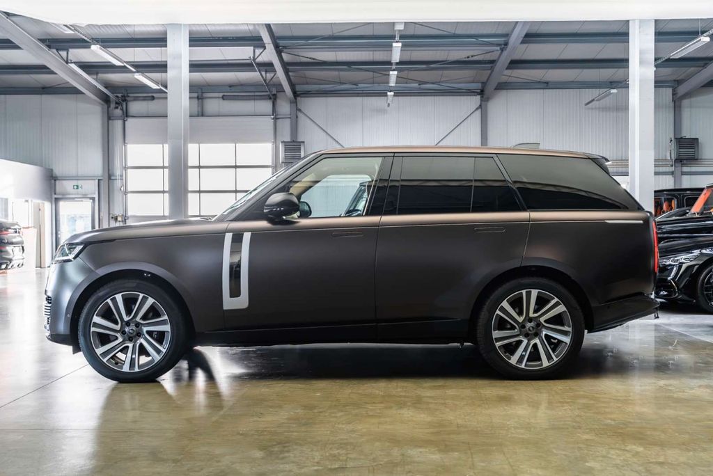 Land Rover Range Rover 2024 г. Коричневый, пробег 21290 км