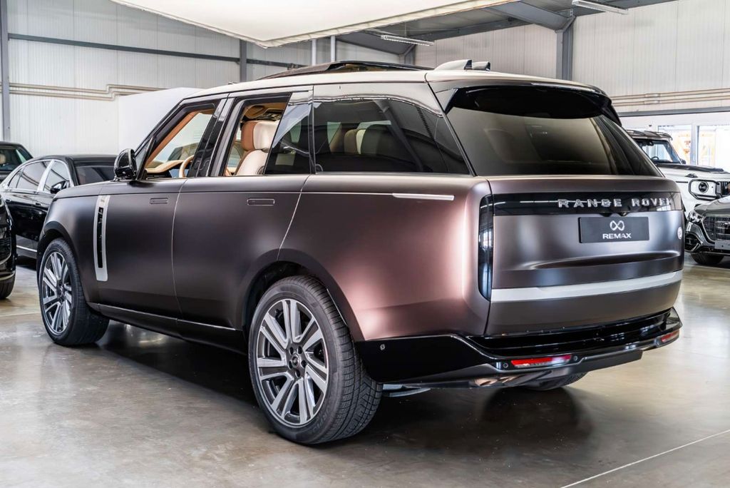 Land Rover Range Rover 2024 г. Коричневый, пробег 21290 км