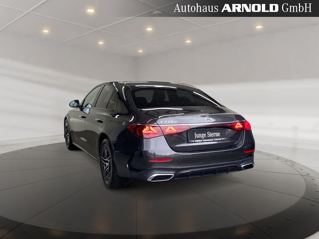 Mercedes-Benz E 220 2023 г. Серый, пробег 43220 км