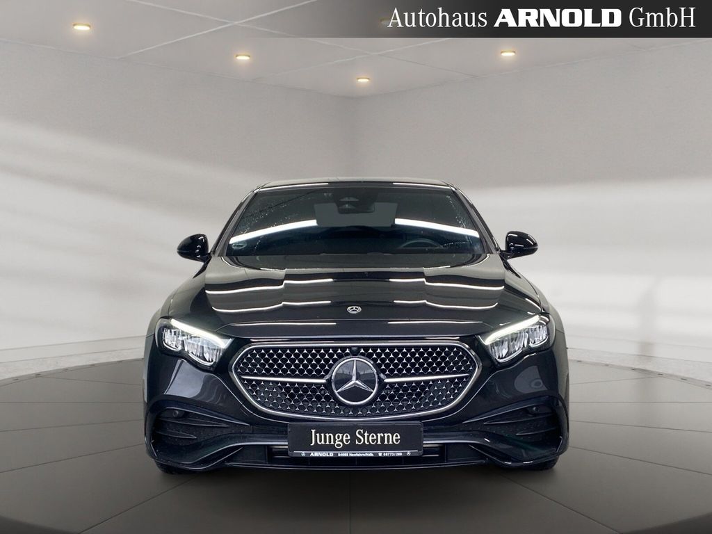 Mercedes-Benz E 220 2023 г. Серый, пробег 43220 км