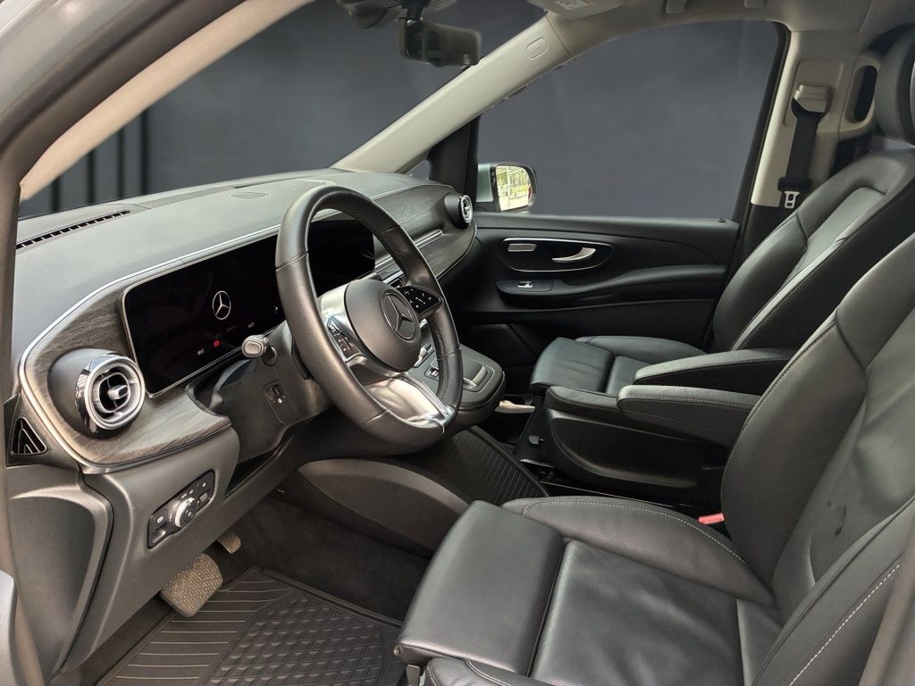 Mercedes-Benz V 300 2025 г. Серебристый, пробег 39776 км