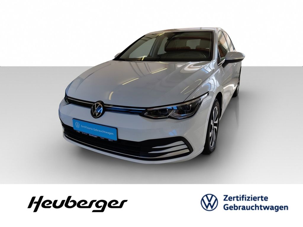 Volkswagen Golf 2023 г. Белый, пробег 43100 км