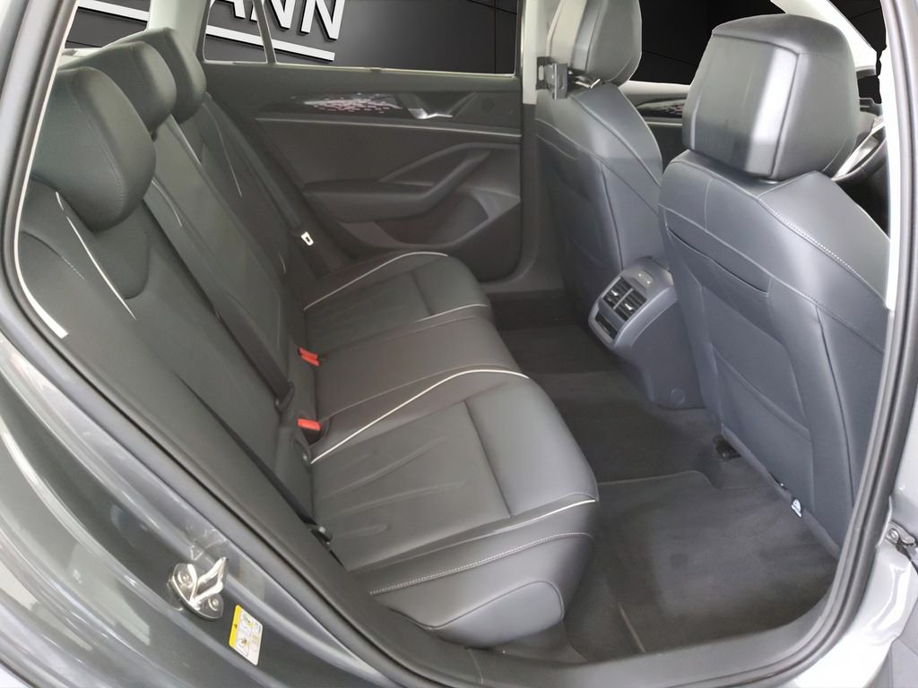 Volkswagen PASSAT VARIANT 2024 г. Серый, пробег 38069 км