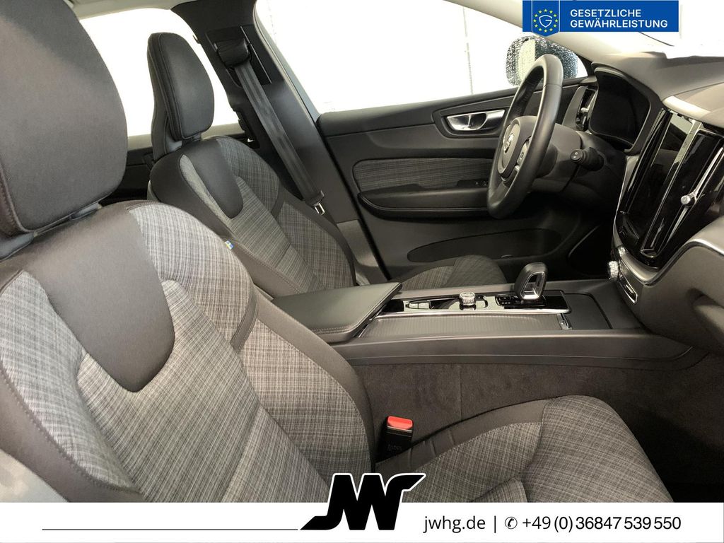 Volvo XC60 2022 г. Синий, пробег 60000 км