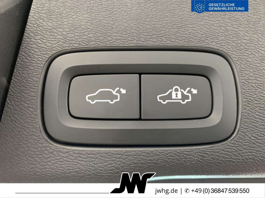 Volvo XC60 2022 г. Синий, пробег 60000 км