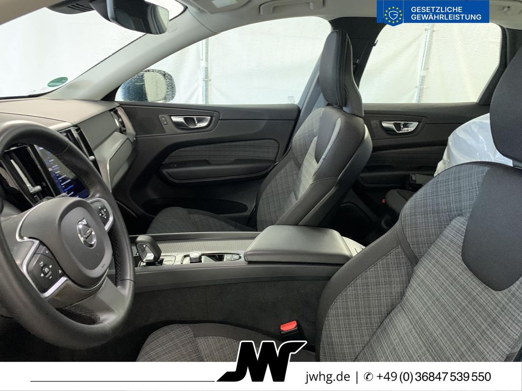 Volvo XC60 2022 г. Синий, пробег 60000 км