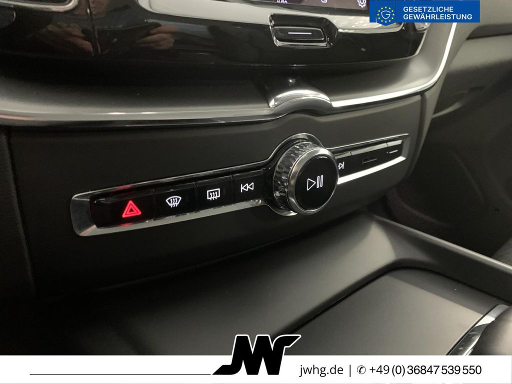 Volvo XC60 2022 г. Синий, пробег 60000 км