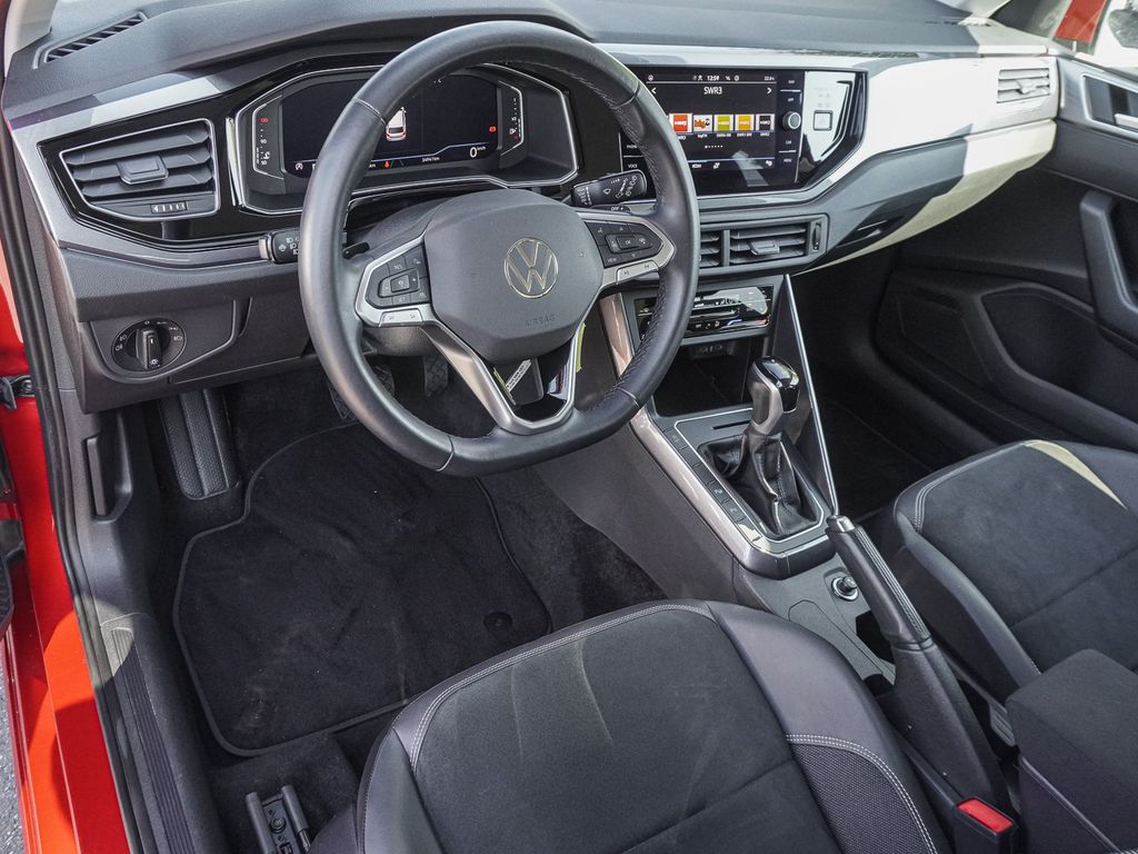 Volkswagen Polo 2024 г. Красный, пробег 34942 км