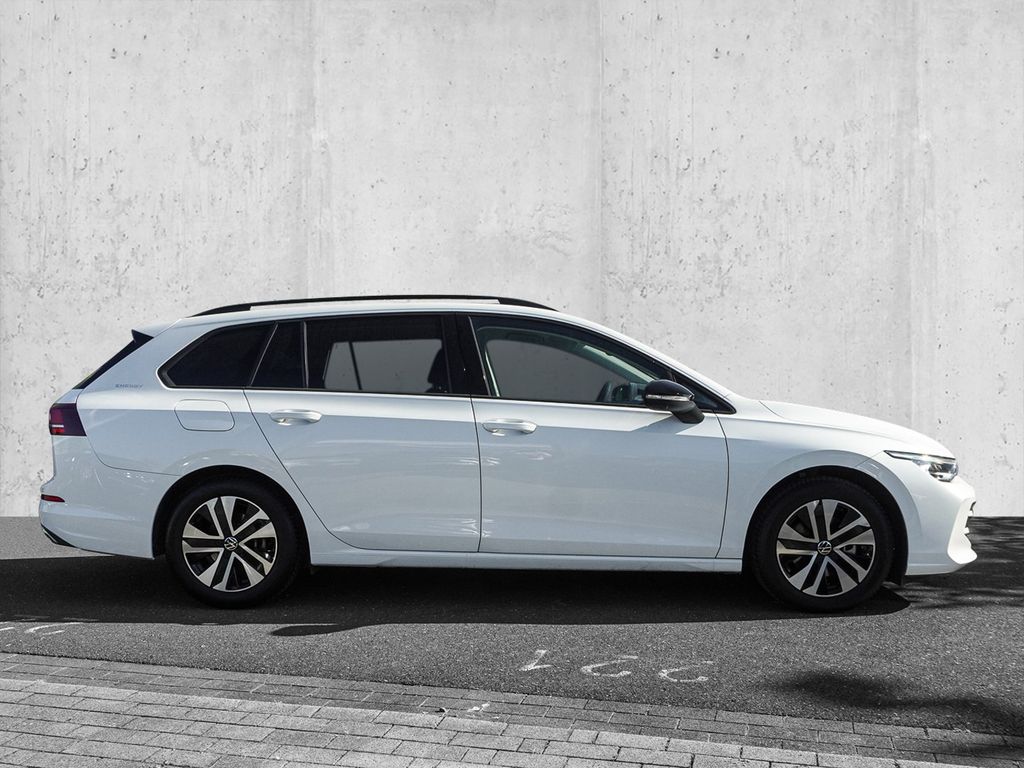 Volkswagen Golf 2026 г. Белый, пробег 26124 км