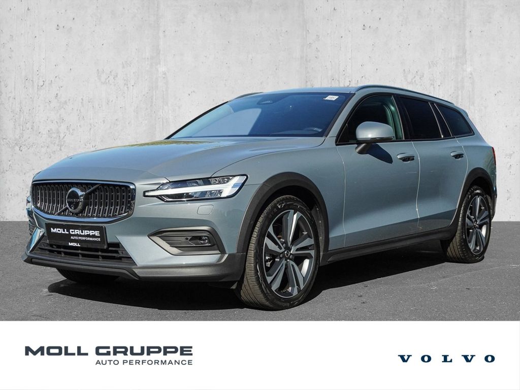 Volvo V60 Cross Country 2024 г. Серебристый, пробег 16120 км