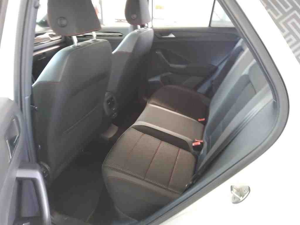 Volkswagen T-Roc 2022 г. Белый, пробег 51190 км