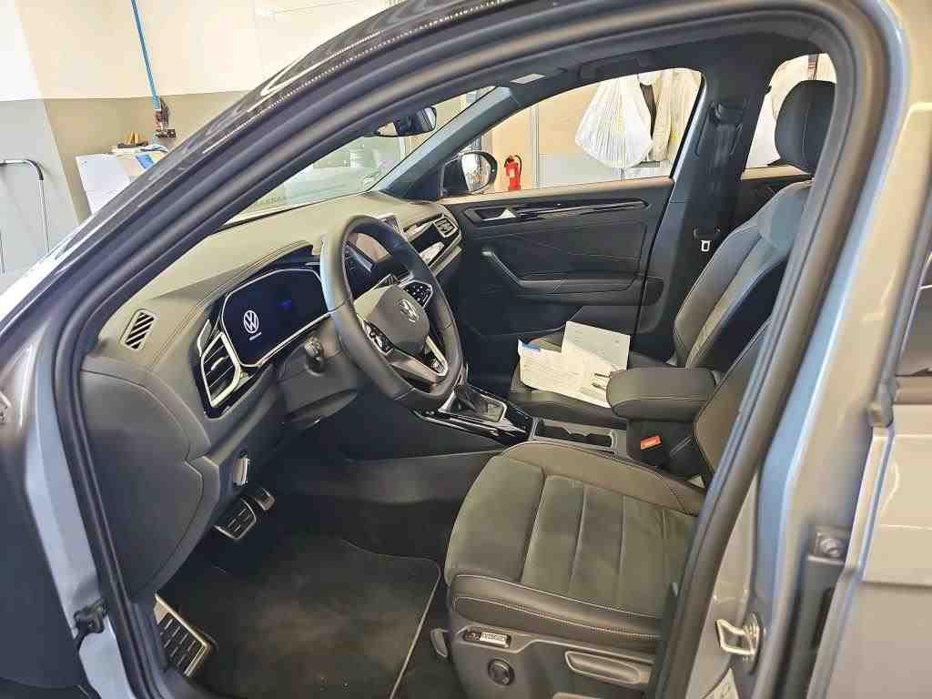 Volkswagen T-Roc 2022 г. Серебристый, пробег 46720 км