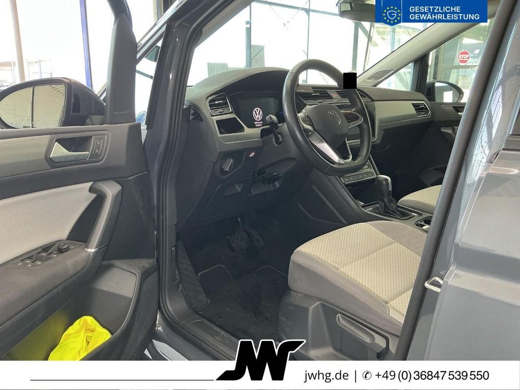 Volkswagen Touran 2025 г. Серый, пробег 50000 км