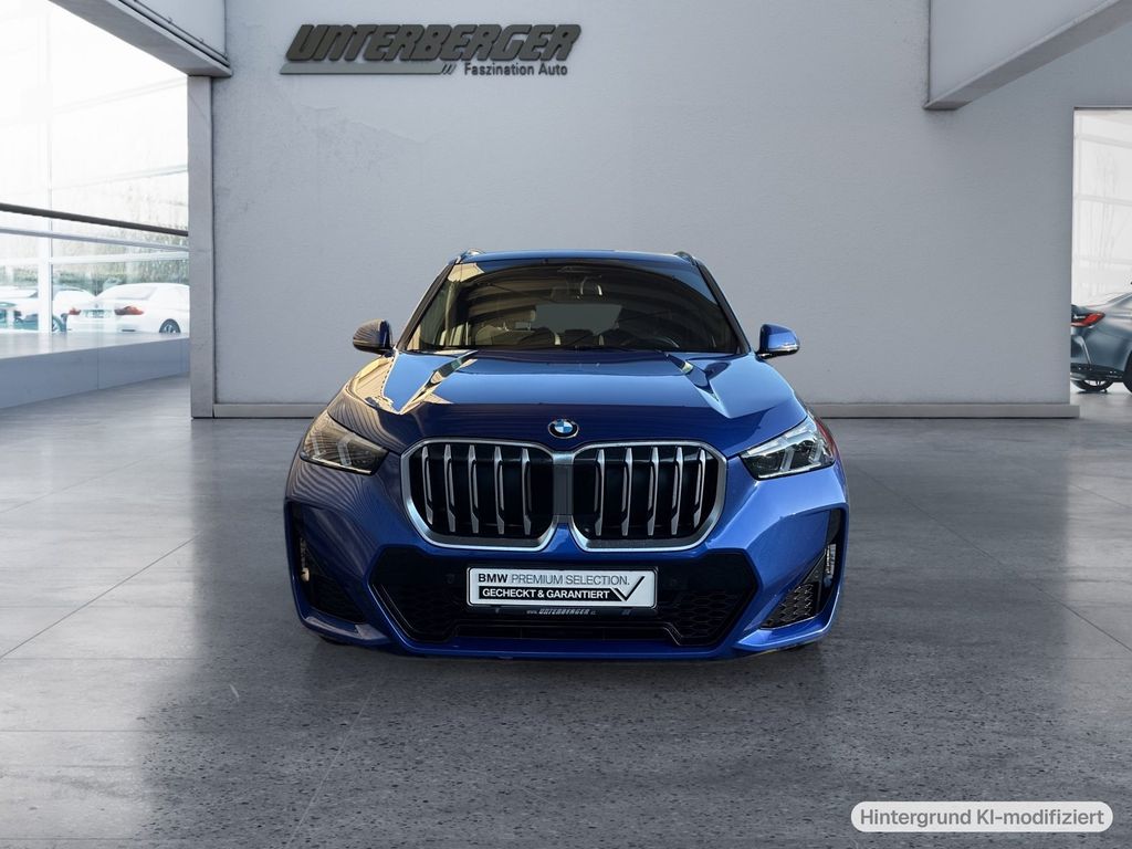 BMW X1 2023 г. Синий, пробег 27400 км