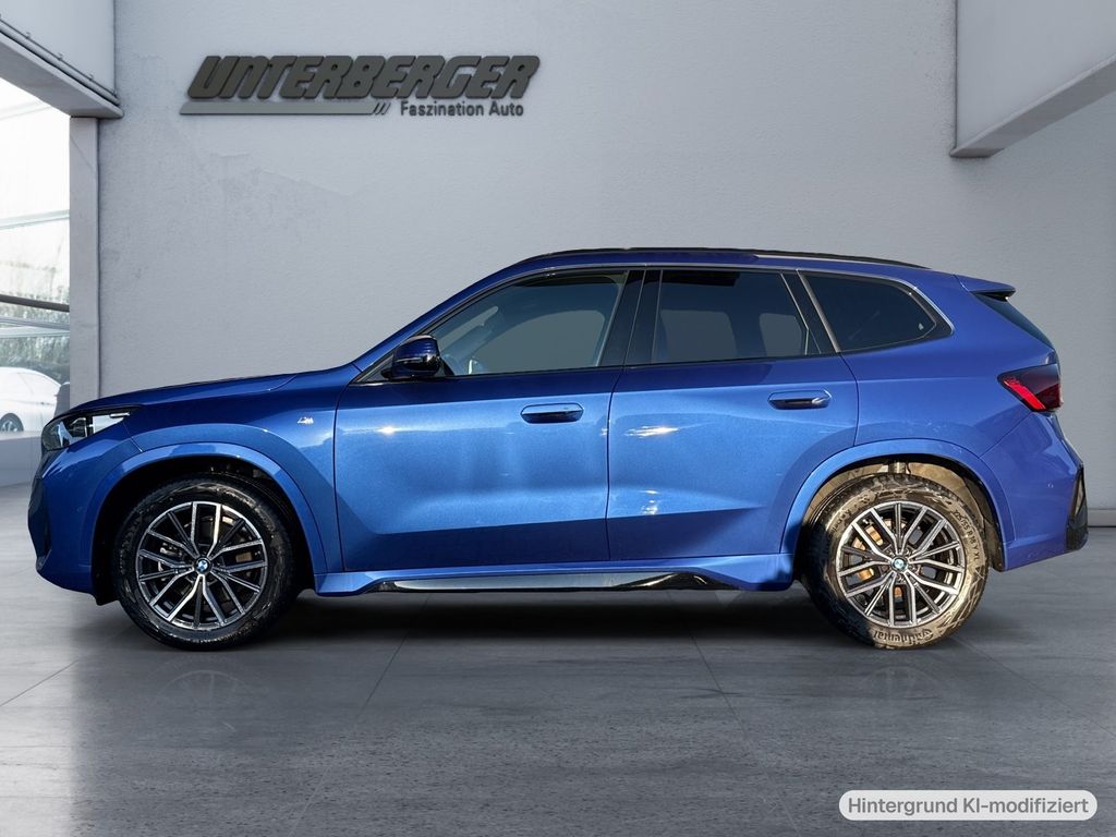 BMW X1 2023 г. Синий, пробег 27400 км