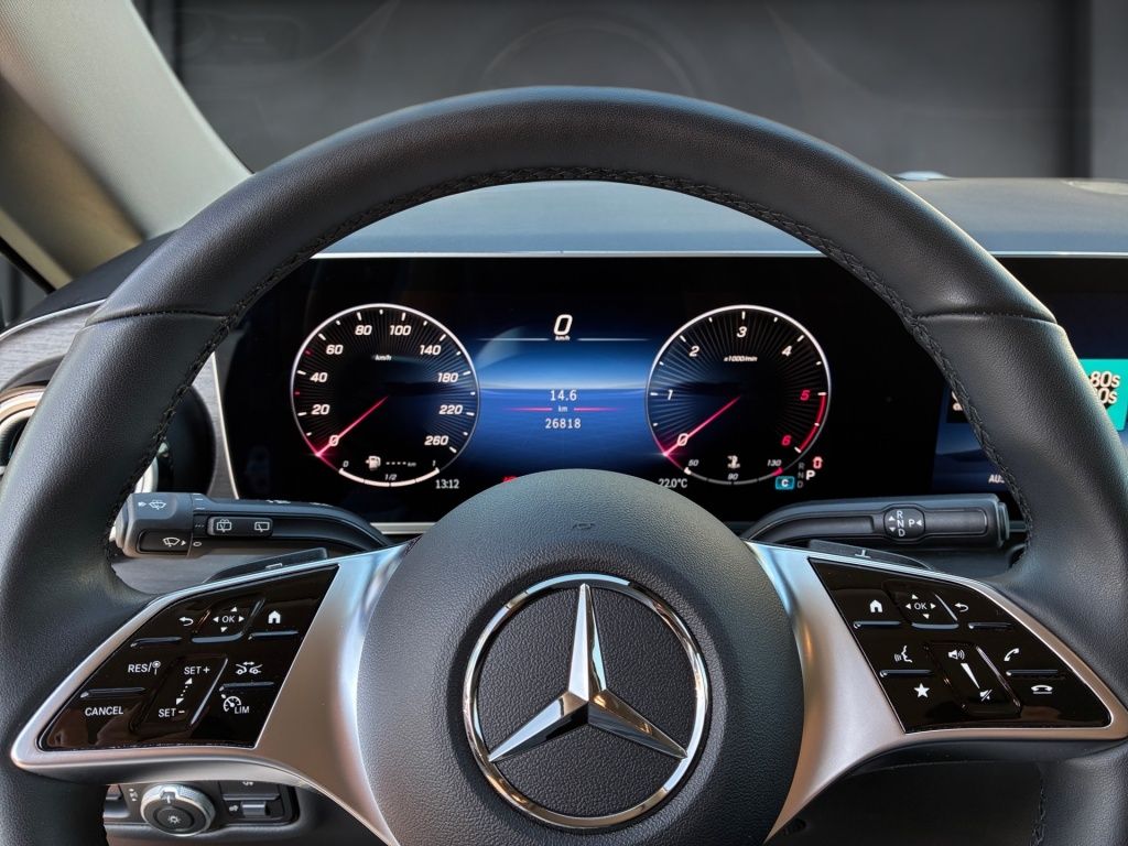 Mercedes-Benz V 300 2025 г. Чёрный, пробег 26803 км