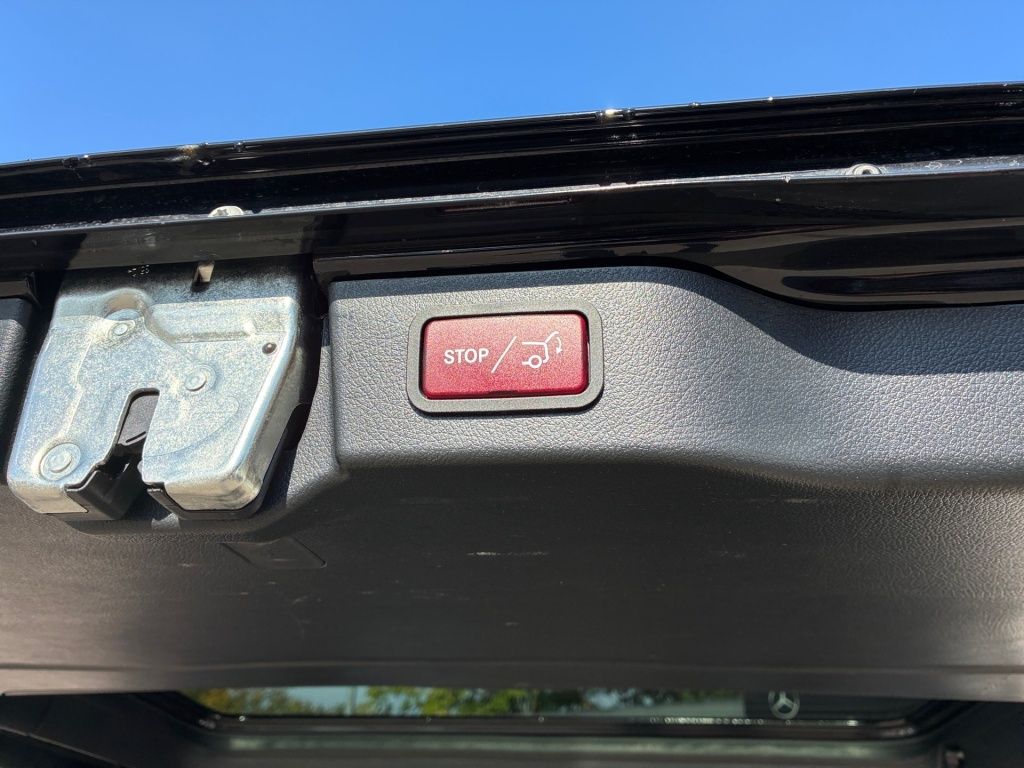 Mercedes-Benz V 300 2025 г. Чёрный, пробег 26803 км
