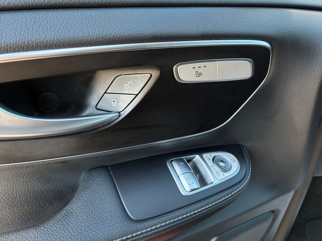 Mercedes-Benz V 300 2025 г. Чёрный, пробег 26803 км