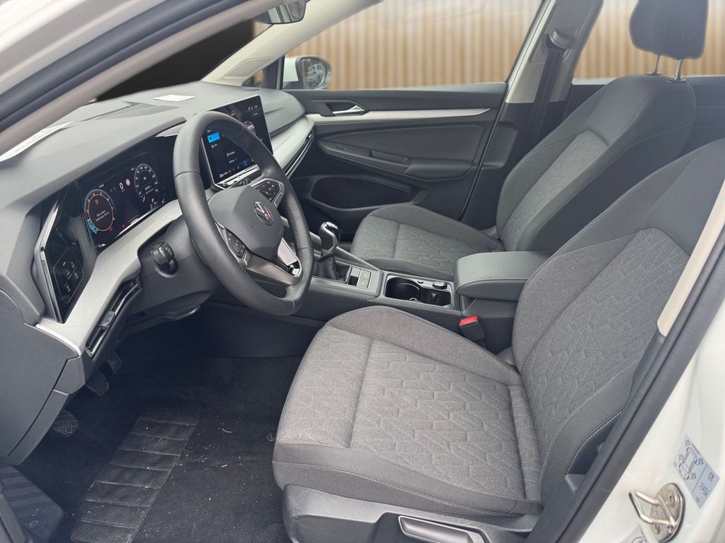 Volkswagen Golf 2025 г. Белый, пробег 35100 км