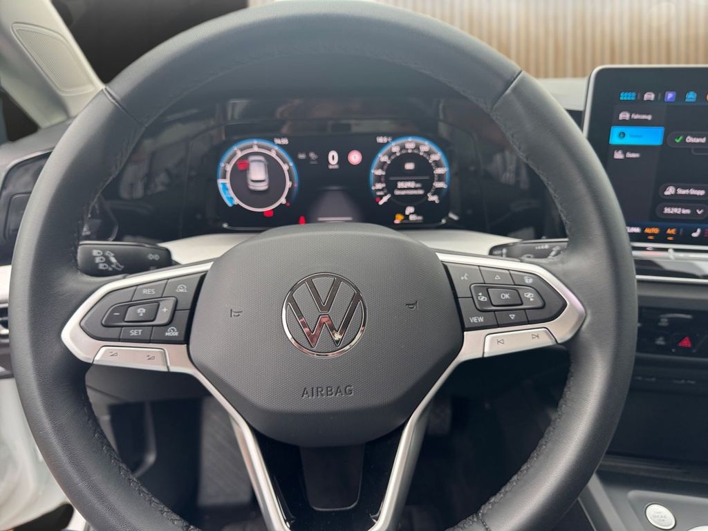 Volkswagen Golf 2025 г. Белый, пробег 35100 км