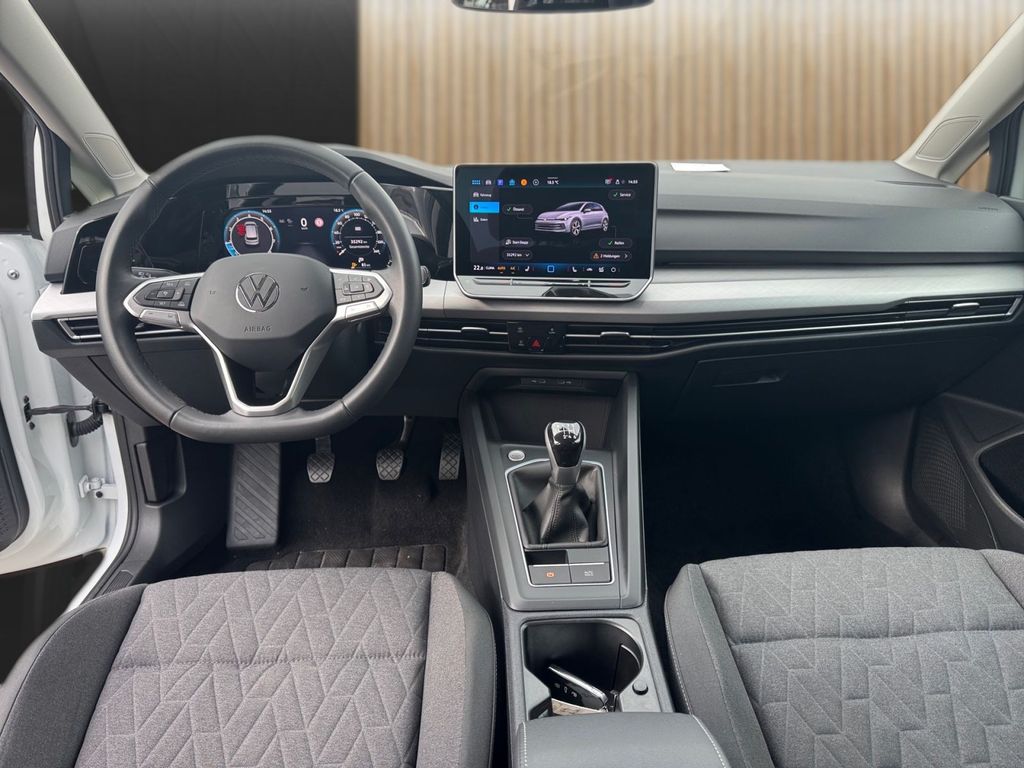 Volkswagen Golf 2025 г. Белый, пробег 35100 км