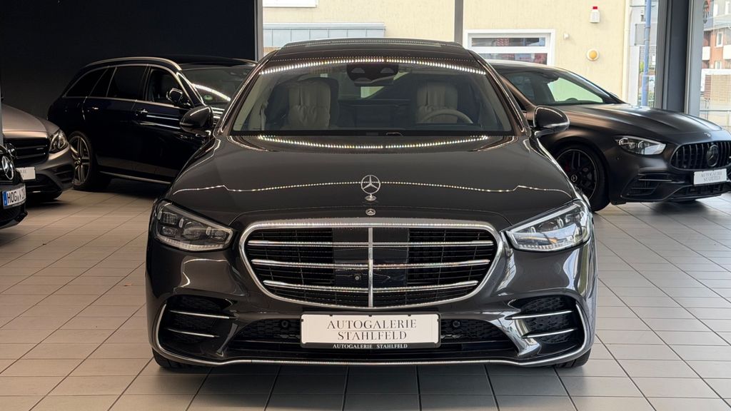 Mercedes-Benz S 400 2023 г. Серый, пробег 32000 км