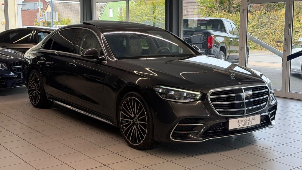 Mercedes-Benz S 400 2023 г. Серый, пробег 32000 км