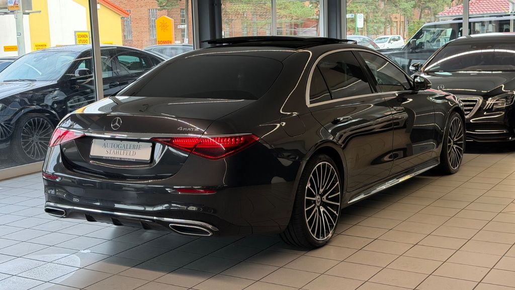 Mercedes-Benz S 400 2023 г. Серый, пробег 32000 км