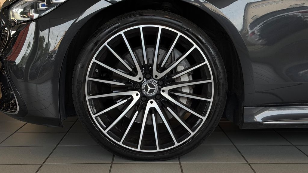 Mercedes-Benz S 400 2023 г. Серый, пробег 32000 км