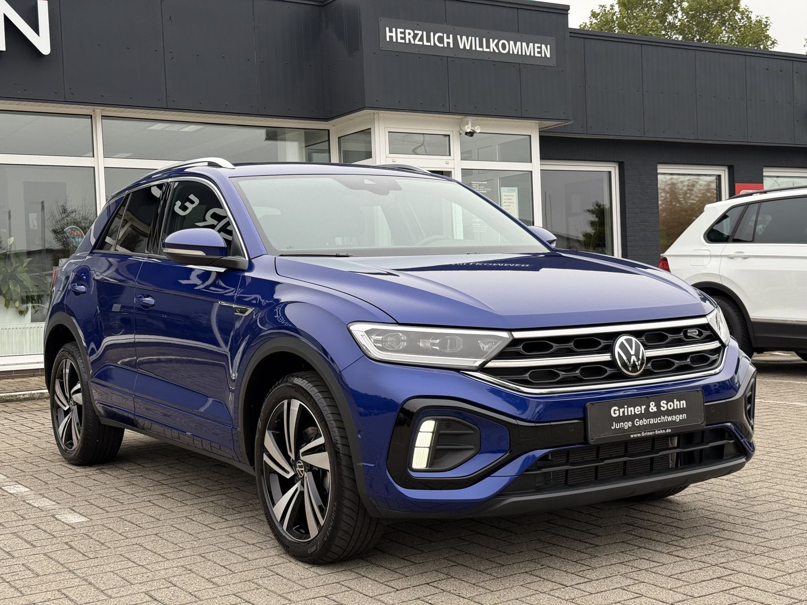 Volkswagen T-Roc 2025 г. Синий, пробег 24964 км