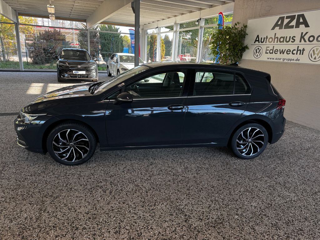Volkswagen Golf 2024 г. Серый, пробег 25341 км