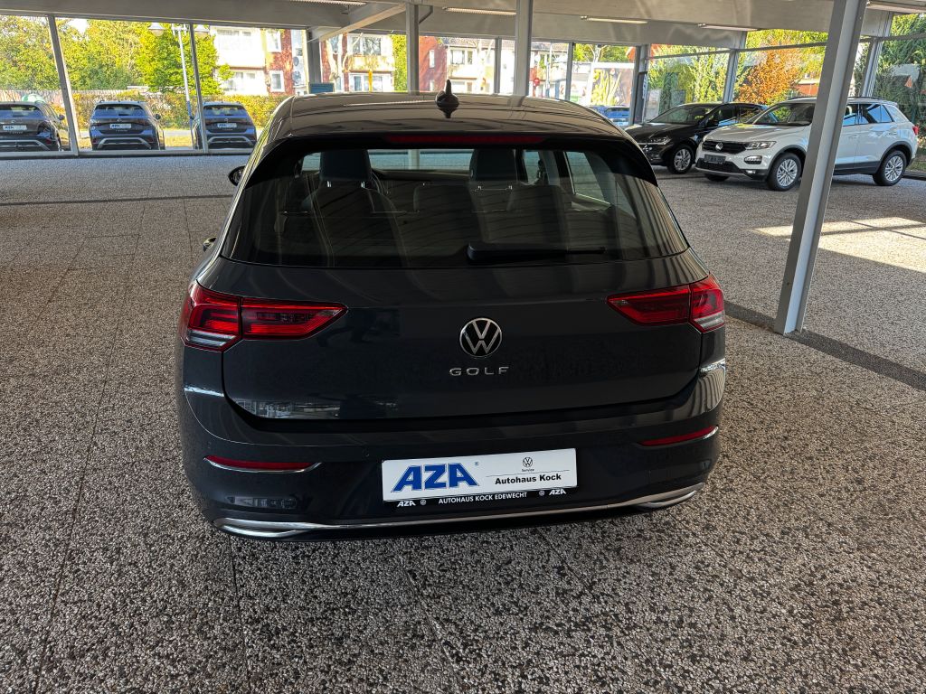 Volkswagen Golf 2024 г. Серый, пробег 25341 км