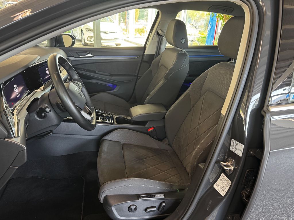 Volkswagen Golf 2024 г. Серый, пробег 25341 км