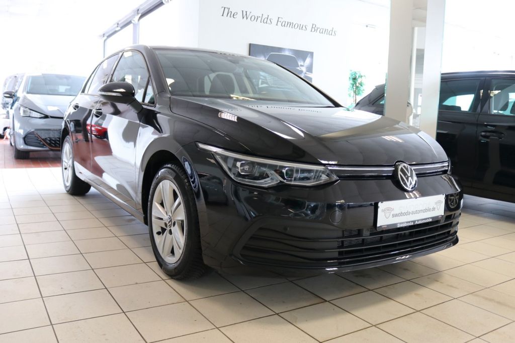 Volkswagen Golf 2023 г. Чёрный, пробег 44306 км